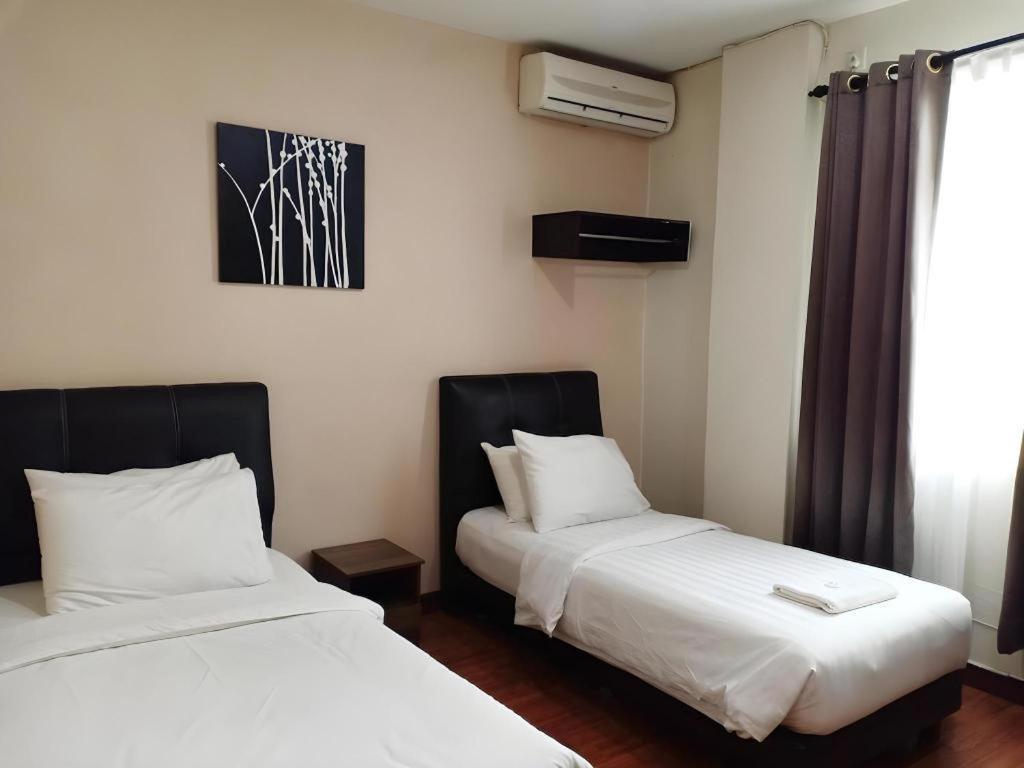 Hotel Seri Pauh George Town Buitenkant foto