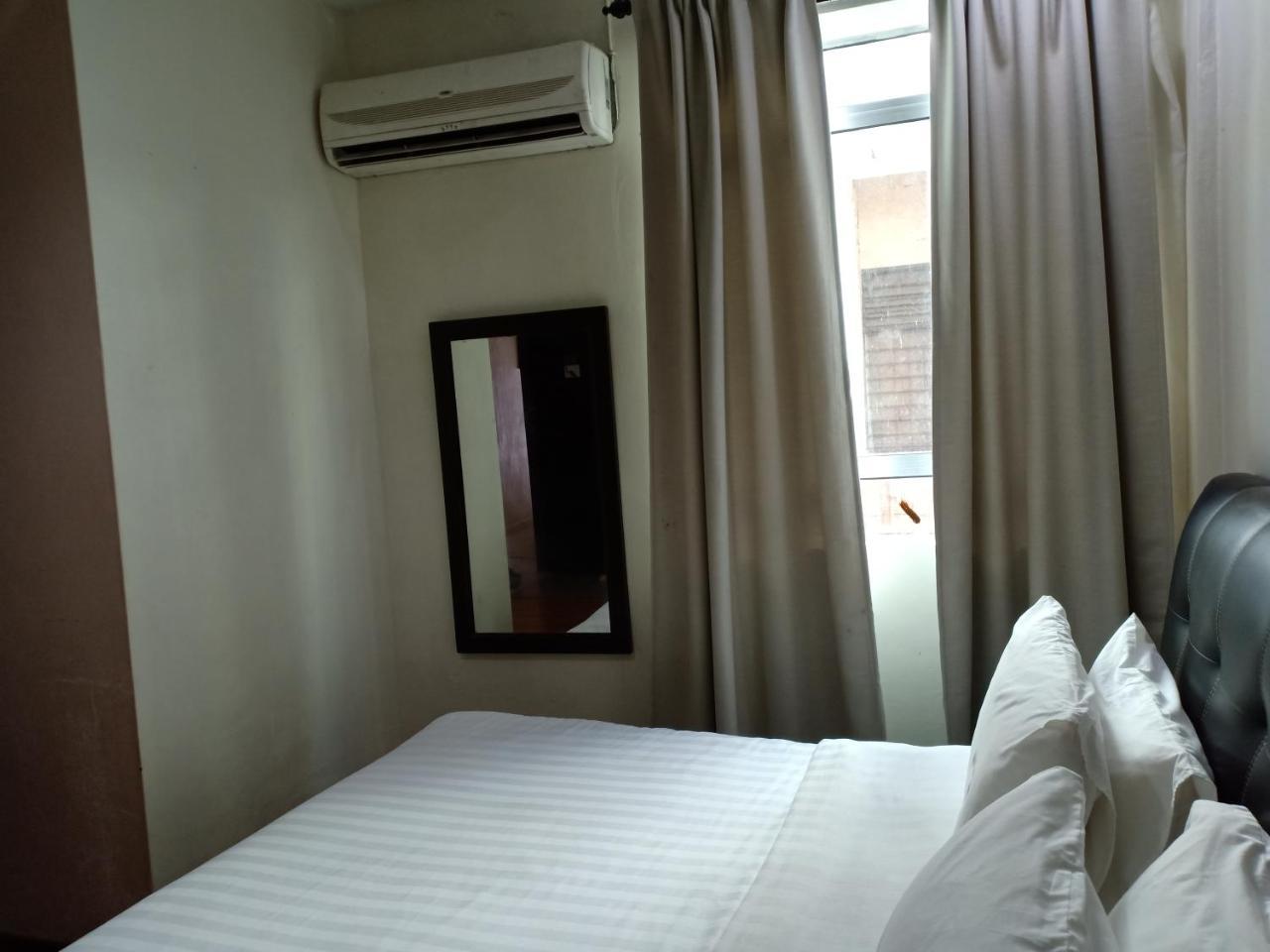 Hotel Seri Pauh George Town Buitenkant foto
